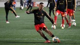 Di tengah ketertarikan Manchester United dan Tottenham Hotspur akan Youri Tielemans, Sun menyebutkan Leicester City siap mempermanenkan pemain asal Belgia itu dari Monaco. (REUTERS/Yiannis Kourtoglou)
