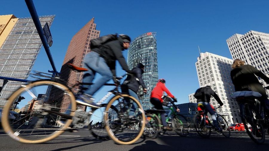 Cyclists make their way at Potsdamer Platz square during a strike of Berlin's municipal transport service BVG (Berliner Verkehrsbetriebe) in Berlin, Germany, April 1, 2019. REUTERS/Fabrizio Bensch