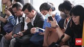 Sosialisasi kepada masyarakat dilakukan untuk mengubah budaya dalam bertransportasi publik agar lebih yang baik. (CNNIndonesia/Safir Makki).