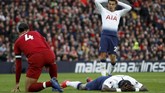 Moussa Sissoko nyaris membawa Tottenham berbalik unggul lewat serangan balik cepat. Namun, tembakannya di kotak penalti masih melenceng. (Reuters/Paul Childs)