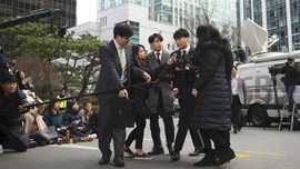 Polisi Korea Selatan Menggerebek Kantor Agensi K-pop
