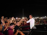 Tiba-tiba Rombongan Jokowi Dicegat di Tengah Jalan, Ada Apa?