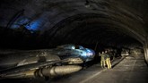 Menurut Panglima Angkatan Bersenjata Albania, Jenderal Bardhyl Kollcaku, mereka harus menjual persenjataan uzur itu dan menggantinya dengan standar Pakta Pertahanan Atlantik Utara (NATO) karena menjadi anggotanya. (Photo by Gent SHKULLAKU / AFP)