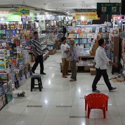 Tergusur di Kwitang, Ini Nasib Pelapak Buku Bekas di Blok M