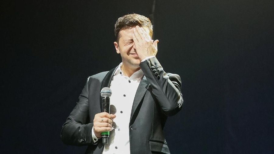 Volodymyr Zelenskiy, Ukrainian comedian and candidate in the upcoming presidential election, hosts a comedy show at a concert hall in Brovary, Ukraine March 29, 2019. REUTERS/Valentyn Ogirenko