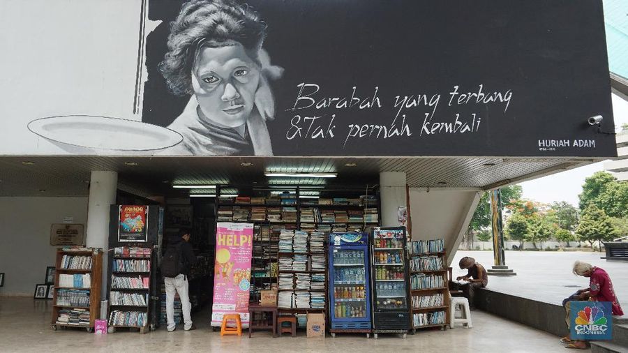 Mari sedikit bernostalgia di pusat toko buku bekas di Jakarta.