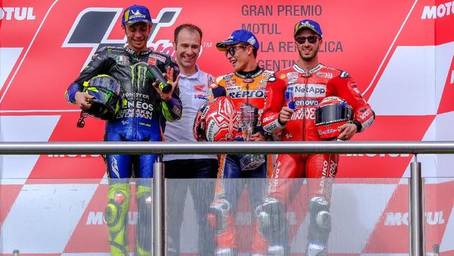 Jabat Tangan Marquez Dianggap Jebakan dari Rossi