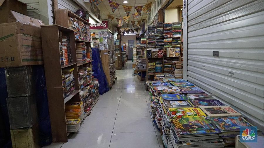 Mari sedikit bernostalgia di pusat toko buku bekas di Jakarta.