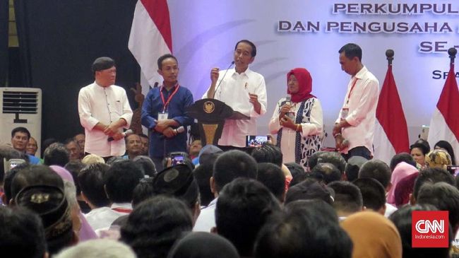 Petani Keluhkan Pupuk Kurang, Jokowi Dapat Laporan Stok Aman