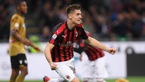 Tumbangkan Frosinone 2-0, Milan Berpeluang ke Liga Champions