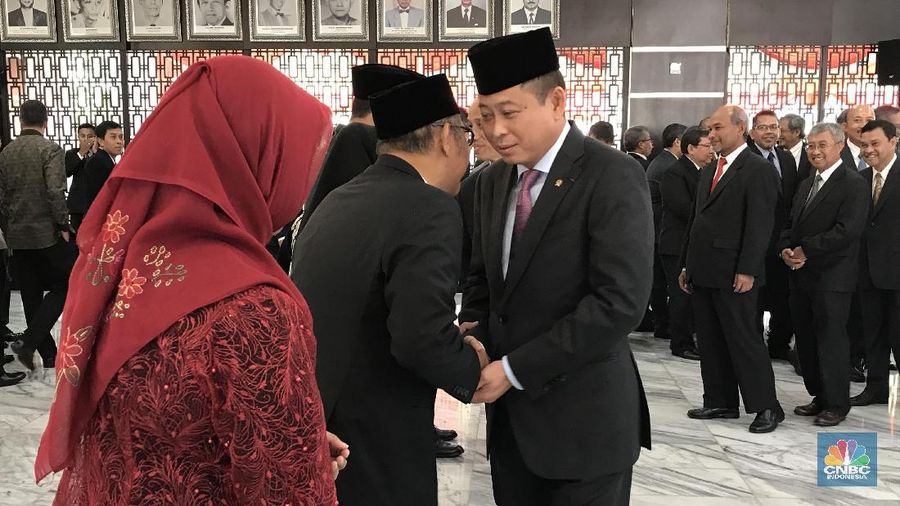 Jonan lantik dua pejabat baru SKK Migas, minta lifting migas naik dan laporan dipercepat.