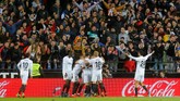 Valencia unggul lebih dulu pada menit ke-35 ketika tendangan Goncalo Guedes ke pojok kanan gawang tidak mampu diantisipasi kiper Real Madrid Keylor Navas. (REUTERS/Heino Kalis)