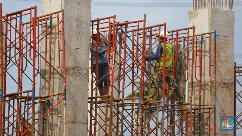 Proses pembangunan proyek jalan Tol Desari seksi II di targetkan 2021 akan selesai.