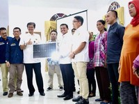 Giliran Sumedang Dapat Ribuan Lampu Surya Hemat Energi