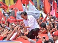 Membuntuti Safari Politik Jokowi di Tanah 'Ngapak'