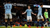 Kevin De Bruyne dan Gabriel Jesus sempat adu argumen di lapangan setelah peluang emas The Citizens terlewatkan begitu saja. (REUTERS/Phil Noble)