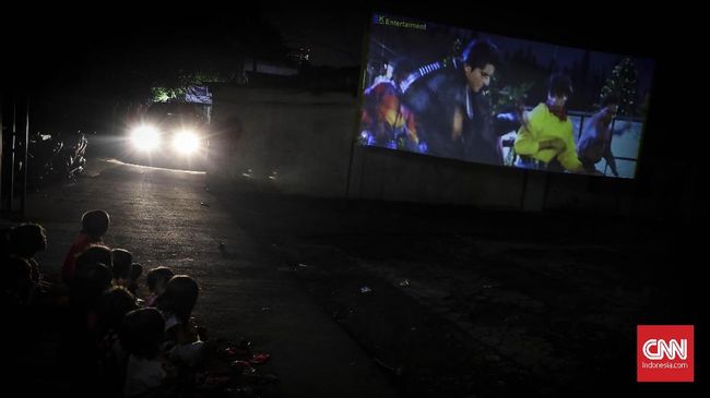 Menemukan Layar Tancap di Pengkolan Bintaro