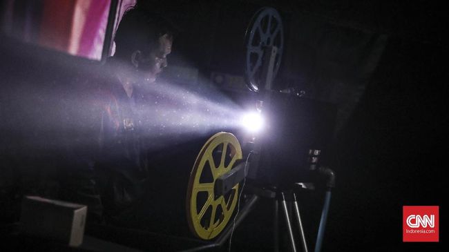 Guyub dan Akrab di Layar Tancap
