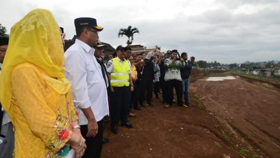 Demikian disampaikan Budi Karya saat meninjau lokasi di Desa Tenjo Ayu, Kecamatan Cicurug, Kabupaten Sukabumi, Kamis (4/4/2019).
