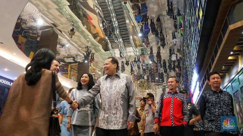 Pusat perbelanjaan sekaligus tempat hiburan itu merupakan salah satu fasilitas dari kawasan terpadu Trans Park Cibubur.