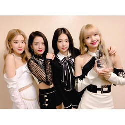 BLACKPINK Cetak Sejarah di Brasil, Boyong 4 Penghargaan