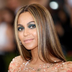 Meghan Markle Curhat Soal Istana, Beyonce Beri Dukungan