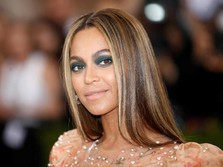 Bikin Bangga, Beyonce Pakai Baju Karya Desainer RI