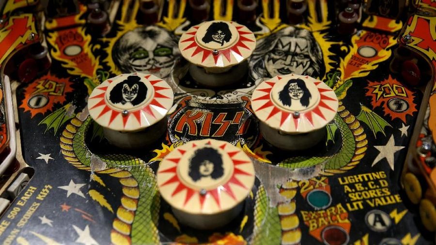 Athens Pinball Museum adalah rumah bagi lebih dari 100 mesin pinball yang populer pada tahun 1950-an