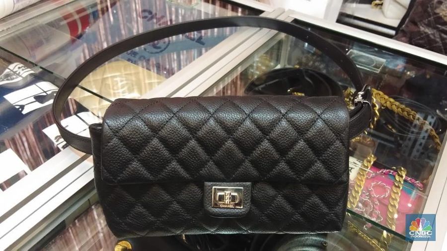 3 Tas Preloved Branded Ini Jadi Incaran Milenial Kaya RI. (CNBC Indonesia/Lynda Hasibuan)