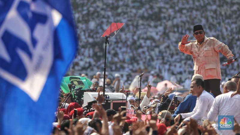 Sekitar jutaan orang menghadiri acara kampanye terbuka Prabowo-Sandi di Stadion Gelora Bung karno Senayan.