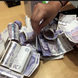 Adu Data Penjualan Ritel, Pound Bisa Terpuruk
