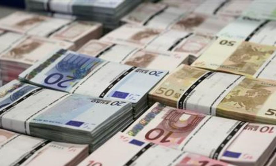 Euro Menguat <i>Sih</i>, tapi Dibebani Spekulasi Stimulus ECB