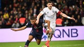 PSG coba mengubah keadaan dengan memasukkan Kylian Mbappe di menit ke-60 menggantikan Choupo-Moting. (Photo by Anne-Christine POUJOULAT / AFP)