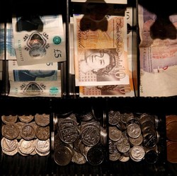 Data Tenaga Kerja Inggris akan Tentukan Nasib Pound