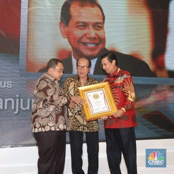 CT dan 12 Menteri Terima Penghargaan Tokoh Pers Visioner