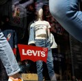 Emiten Hermanto Tanoko (ZONE) Nonaktifkan Distributor Levi's & Puma