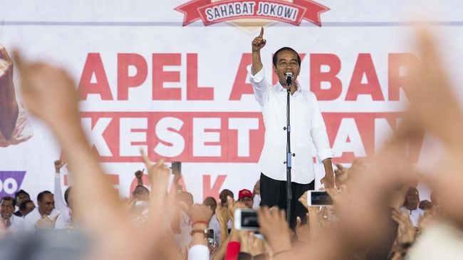 Jokowi di Hadapan Ribuan Buruh Janji Revisi PP Pengupahan