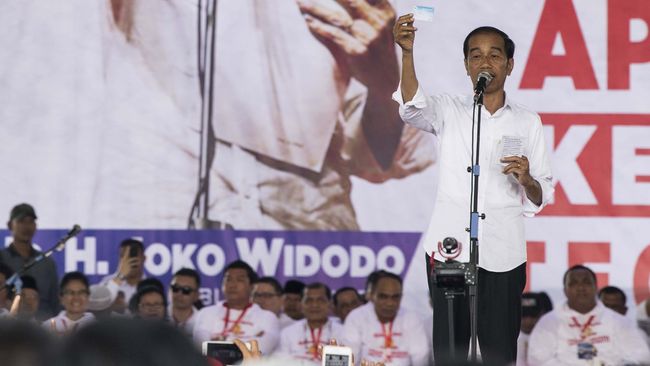 Jokowi Sebut Kartu Sakti Terwujud 2020, Relawan Teriak 'Yaah'