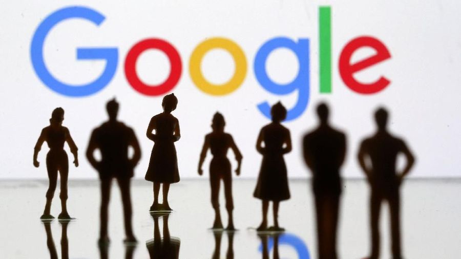 Small toy figures are seen in front of Google logo in this illustration picture, April 8, 2019. REUTERS/Dado Ruvic/Illustration