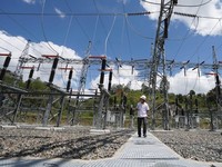 Membelah Sumatera, Ini Dia Proyek Tol Listrik Jokowi