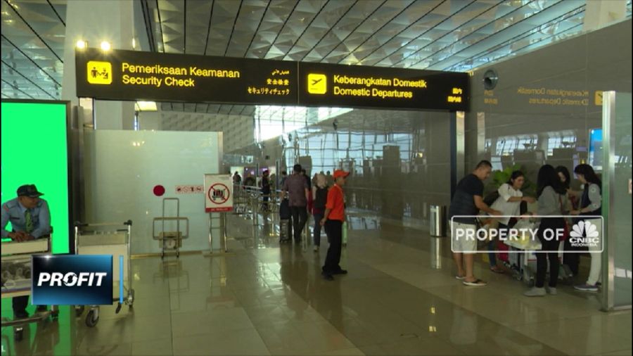 Siapa sangka jelang H-9 Lebaran harga tiket pesawat melonjak tinggi. Bahkan beberapa diantaranya sudah sold out.