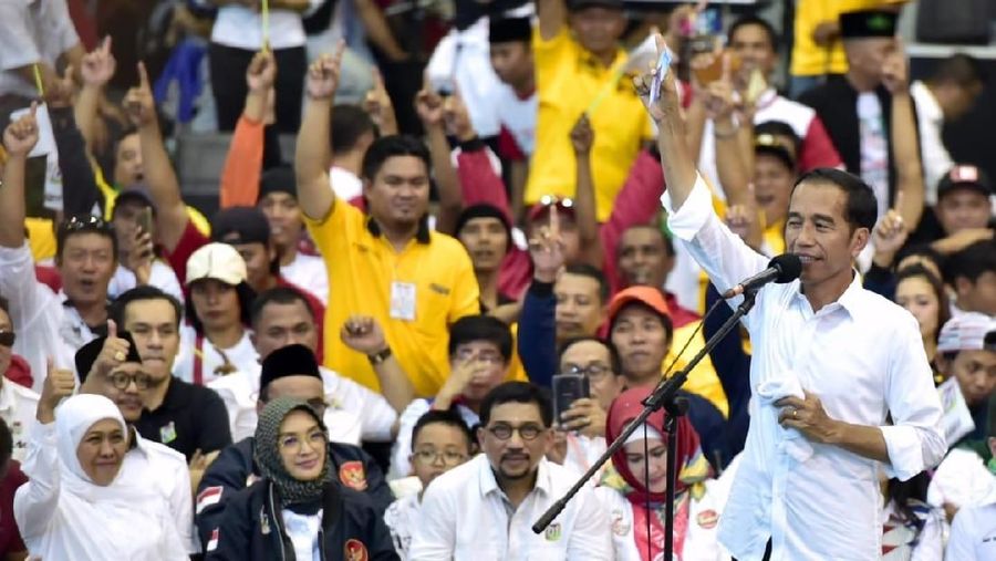 Jokowi mengungkap dirinya sempat diancam Papua akan pecah jika Freeport diakuisisi.