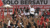 Dalam kampanye akbar di Solo tersebut Jokowi menargetkan perolehan suara di Jawa Tengah sebanyak 70 persen.( ANTARA FOTO/Wahyu Putro A)