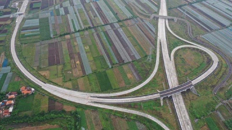 Pengoperasian tol ini akan mempercepat waktu tempuh dari Pasuruan ke Probolinggo, dari semula 2,5 jam menjadi 30 menit