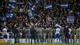 FC Porto harus menang dengan selisih tiga gol saat mereka ganti menjamu Liverpool pekan depan. (REUTERS/Phil Noble)