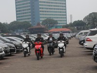 Intip Kegesitan Motor Listrik Gesits di Jalanan Jakarta