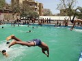 Puluhan Pengunjung Kolam Renang di China Digulung 'Tsunami'