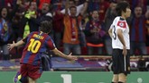 Lionel Messi merayakan gol ke gawang Manchester United pada final Liga Champions 2011. Gol ketiga Barcelona kemudian dicetak David Villa. (AFP PHOTO / ADRIAN DENNIS)