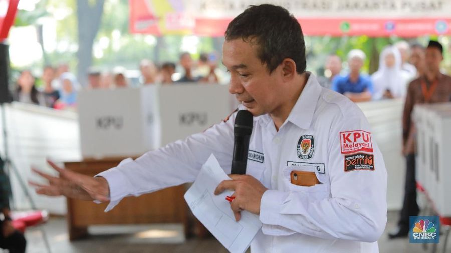 Acara simulasi pemungutan suara yang diselenggarakan Panita KPU ini bekerja sama dengan pihak panitia TPS di Taman Suropati.