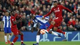 FC Porto juga tak berdiam diri. Mereka menghasilkan tujuh tembakan di laga ini namun tidak ada satu pun yang berujung gol. (Reuters/Carl Recine)